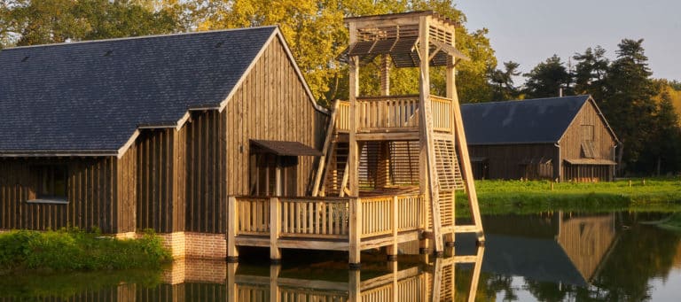 Un hameau en lisière de forêt, dans un magnifique paysage de Sologne.