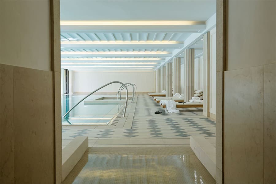 Piscine-Villa-Maia-Spa-Hotel-Séjour-Romantique