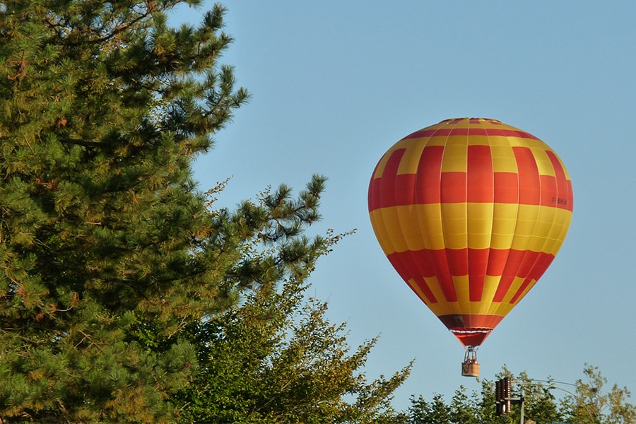 Séjour-Romantique-à-Meursault-avec-voyage-en-Montgolfiere