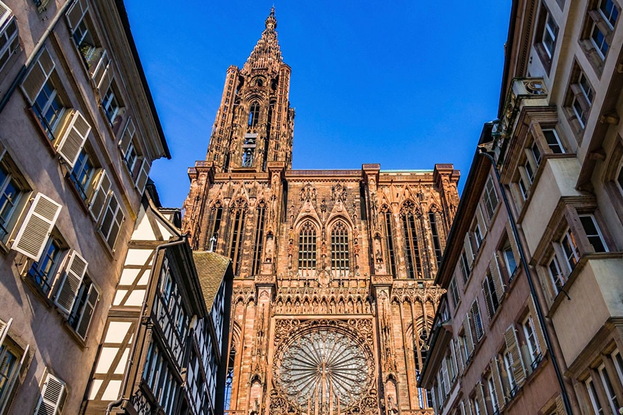 Séjour-romantique-dans-le-bas-rhin-avec-la-Cathedrale-Notre-Dame-à-Strasbourg