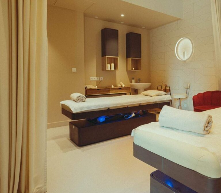Cabine de soins double au spa du Château Chapeau Cornu