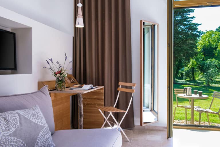 Chambre Luxe avec terrasse privée au Château de Massillan
