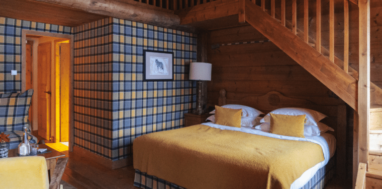 Duplex familial aux Fermes de Marie avec mezzanine et ambiance boisée