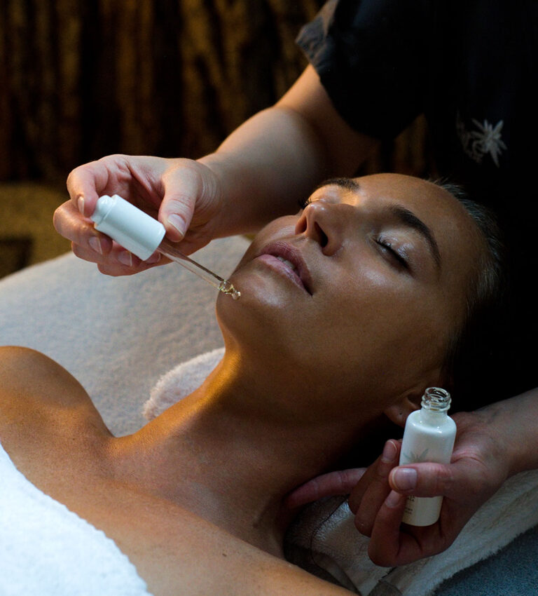 Soin du visage au spa Pure Altitude des Fermes de Marie à Megève