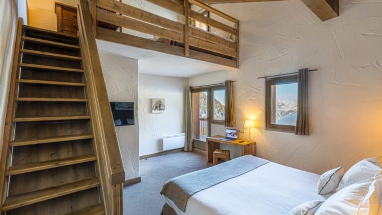 Suite Junior en duplex avec mezzanine à l’Hôtel Carlina La Plagne