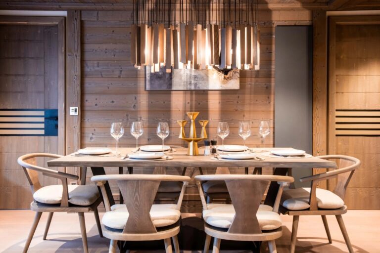 Salle à manger en bois Six Senses Residences & Spa Courchevel