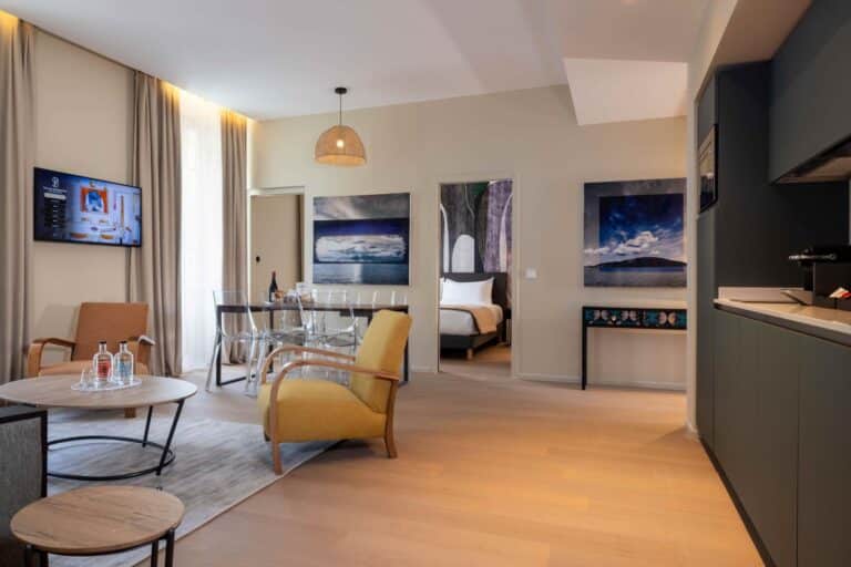 Suite Prestige avec salon, salle à manger et cuisine équipée