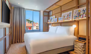 Chambre Standard moderne au Canopy by Hilton Cannes