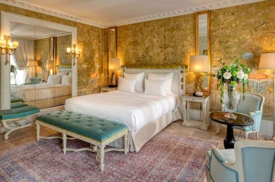 Chambre Deluxe avec décoration raffinée à la Villa Saint-Ange
