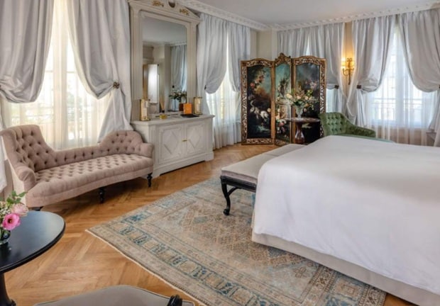 Suite spacieuse et élégante de la Villa Saint-Ange