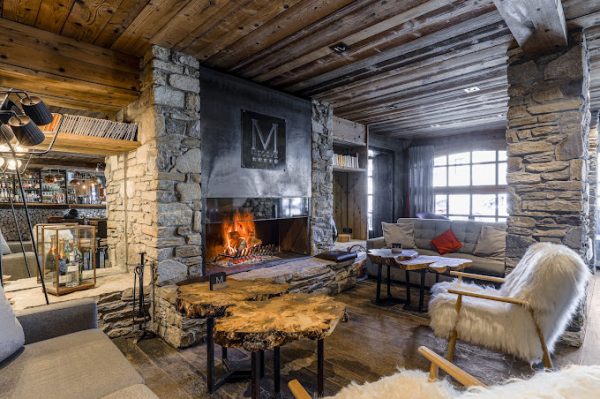 salon cheminée détente luxe Megève M de Megève